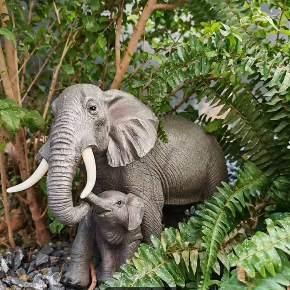 New in Box CUTE Realistic Mother & Baby Elephant Figurine Set